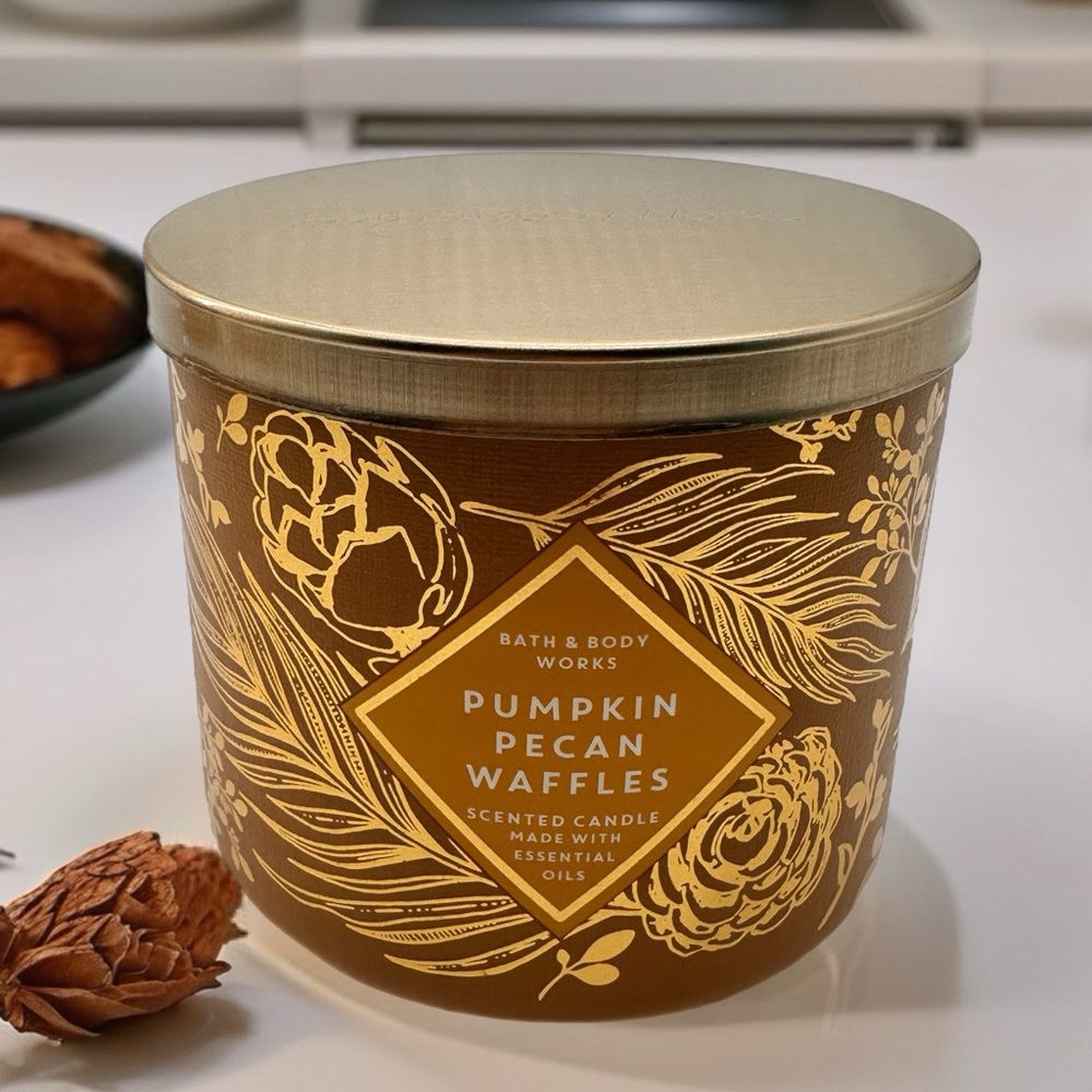 NEW BATH & BODY WORKS PUMPKIN PECAN WAFFLES 3-WICK CANDLE LTD EDITION RETIRED